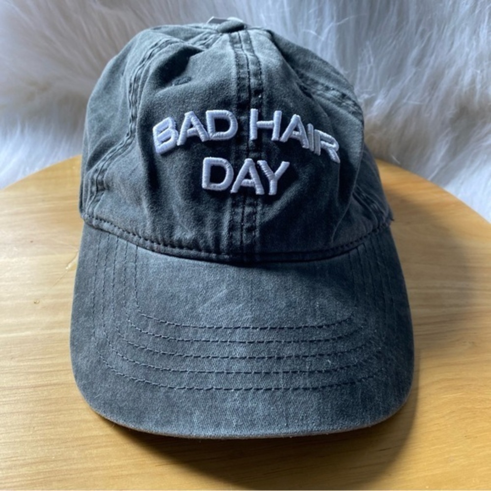 Time And Tru Hat One Size Fits Most Women’s Black NWT Bad Hair Day Print